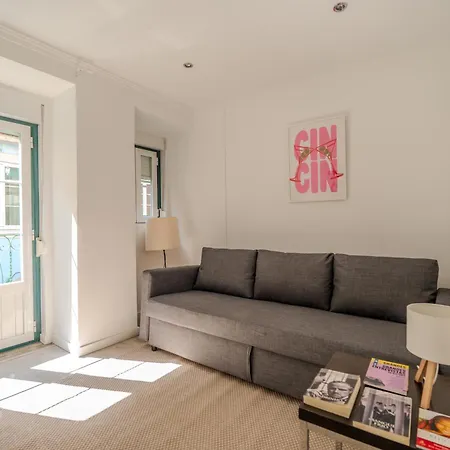 Chiado Meets Bairro ליסבון