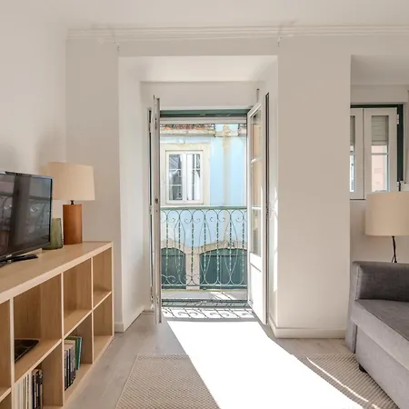 Chiado Meets Bairro Apartament